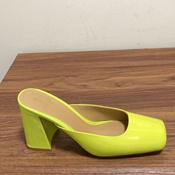 Bottega Veneta Tower Kiwi Patent Leather Pump with Square Toes. - Picture 3 of 7